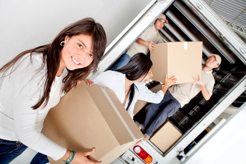Packing and loading help for a Brompton flat relocation