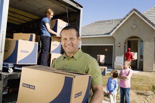 Quotation and contact section for a Brompton van removals service
